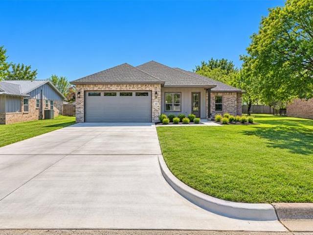 House for sale in Glen Rose, Somervell County