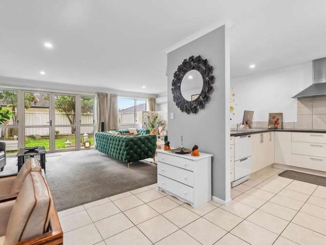 Townhouse for sale in Otakou