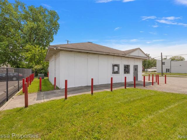 Commercial for sale in Detroit