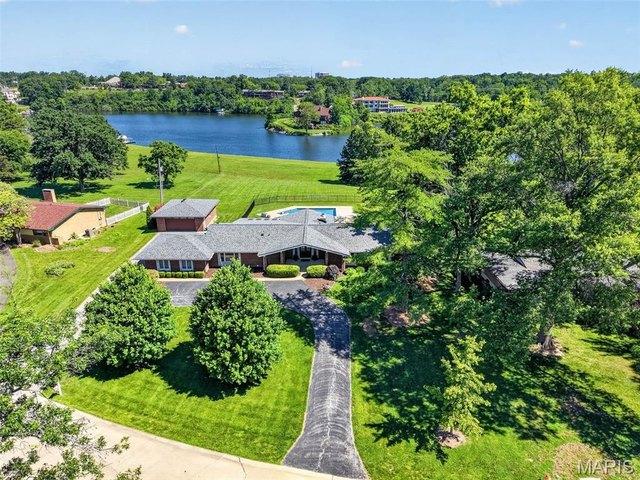 House for sale in Creve Coeur, Missouri