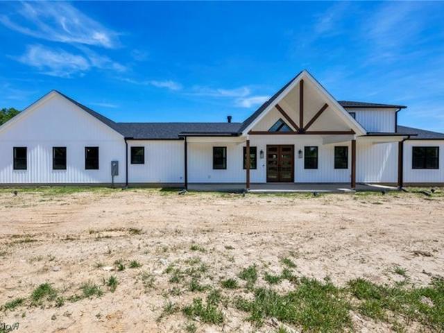 House for sale in Chardon, Ohio