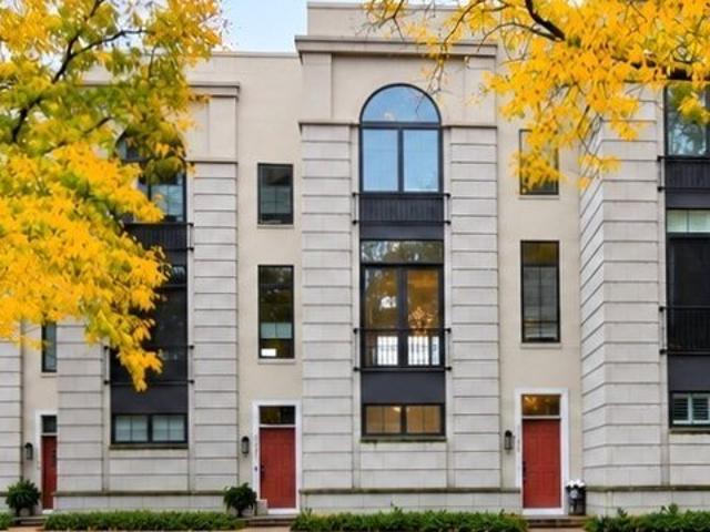 Townhouse for sale in Edgewater, Cleveland