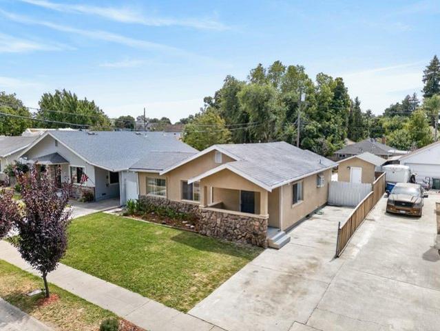 House for sale in Walnut Grove, California