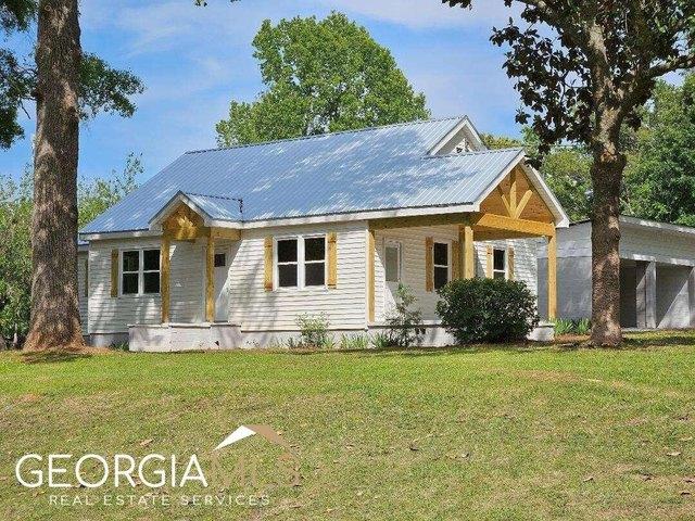 House for sale in Union Point, Georgia