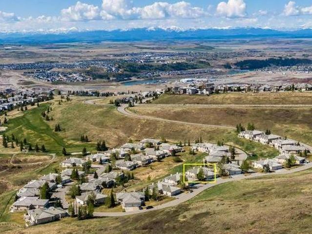 House for sale in Cochrane, Alberta