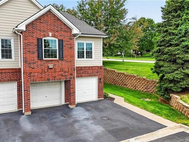 Condo for sale in Kansas