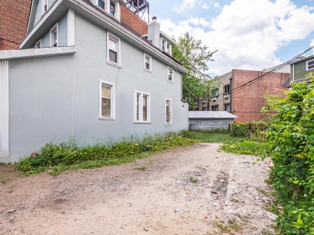 House for sale in Queens, Arverne