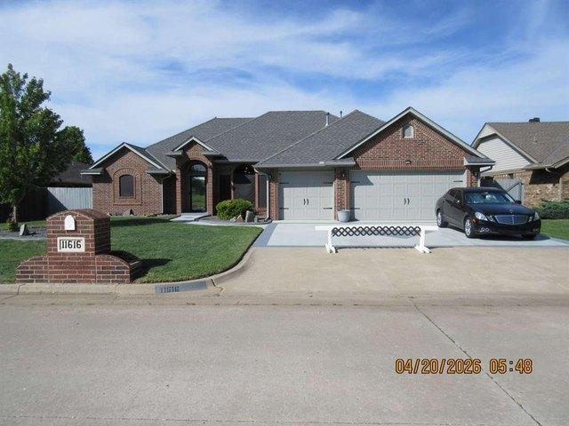 House for sale in Yukon, Canadian County