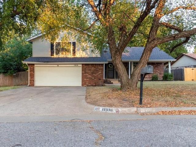House for sale in Yukon, Oklahoma
