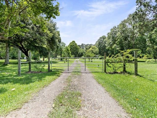 House for sale in Spurger, Texas