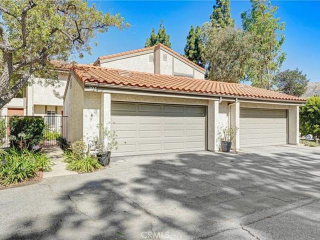 Townhouse for sale in Canoga Park, California