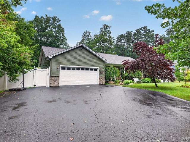 House for sale in Cowlesville, New York
