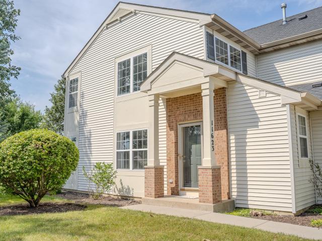 Townhouse for sale in Mchenry, Illinois