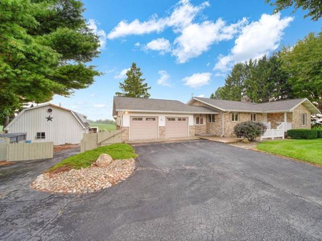 House for sale in Tecumseh, Lenawee County