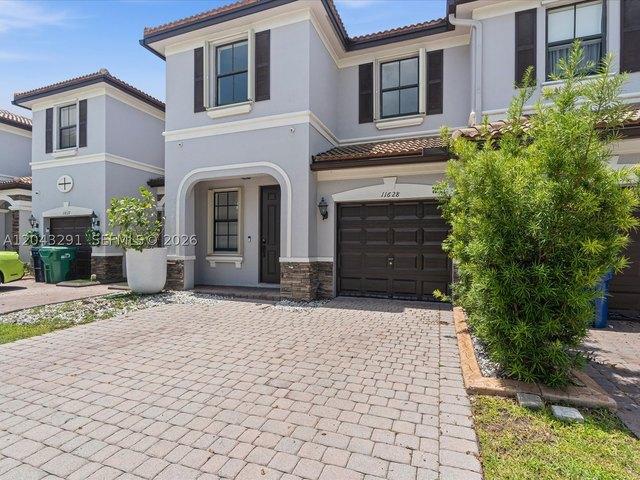 Townhouse for sale in Doral, Florida