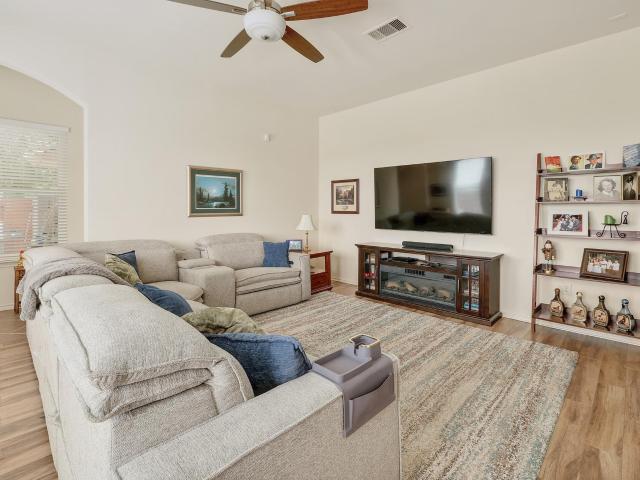 House for sale in Meadow Glen, Manor