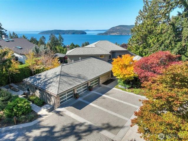 House for sale in Alexander Beach, Anacortes