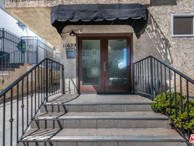 Condo for sale in Brentwood, Los Angeles