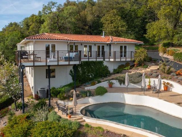 House for sale in Cloverdale, California