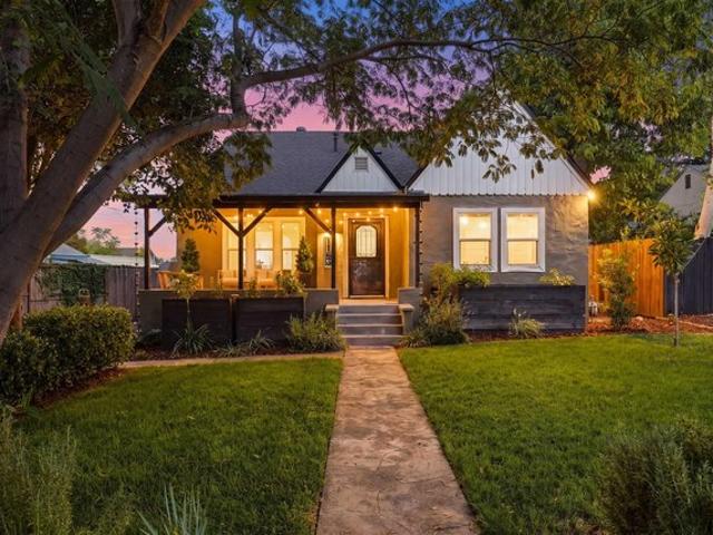 House for sale in Magnolia, Redding