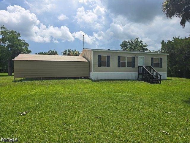 House for sale in Moore Haven, Florida