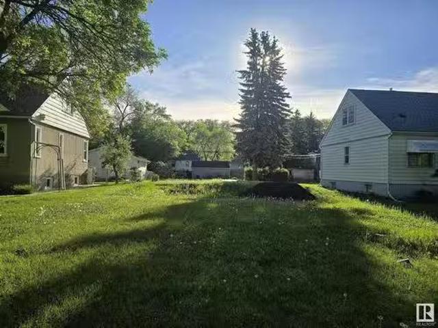 House for sale in Wedgewood, Alberta