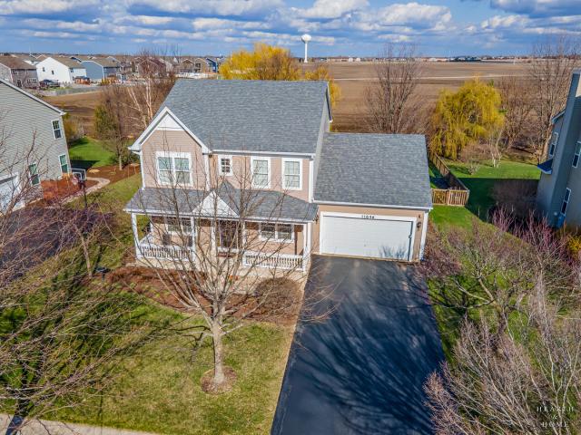 House for sale in Mchenry, Illinois