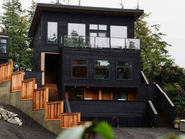 House for sale in Clayoquot, British Columbia