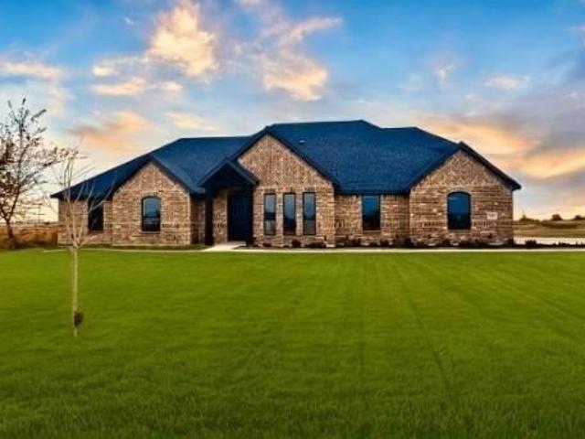 House for sale in Wills Point, Texas