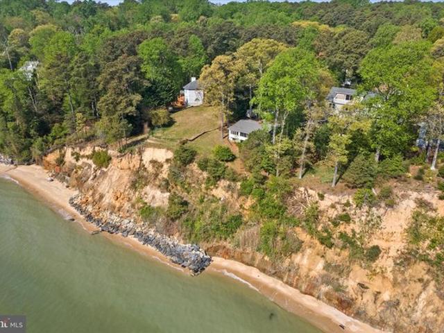 House for sale in Lusby, Maryland