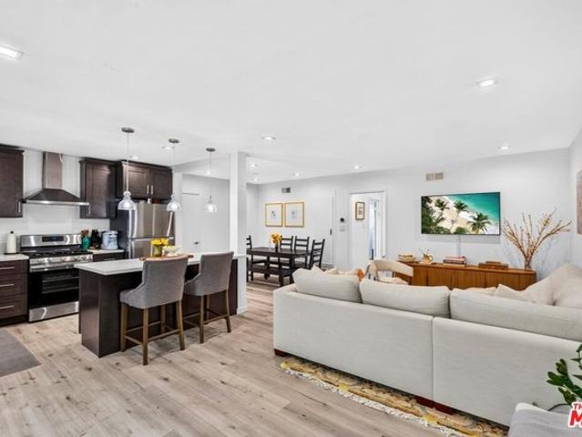 Condo for sale in Canoga Park, California