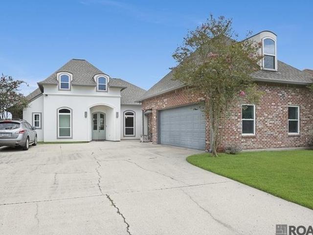 House for sale in Saint Amant, Louisiana