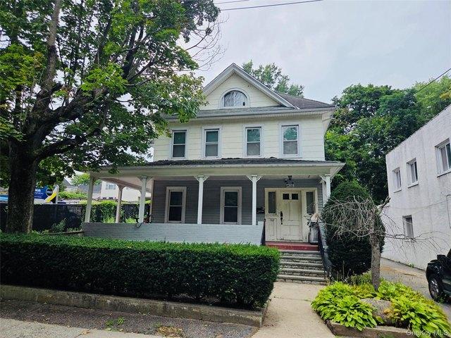 House for sale in Port Washington, Nassau County