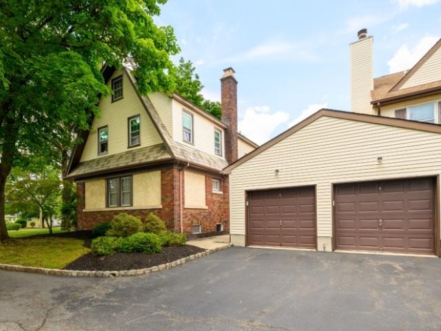 Condo for sale in Scotch Plains, New Jersey