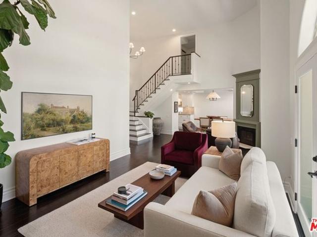 Condo for sale in Canoga Park, California