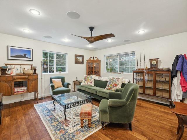House for sale in Brookdale
