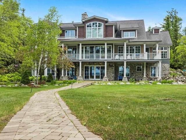 House for sale in Charlevoix, Michigan