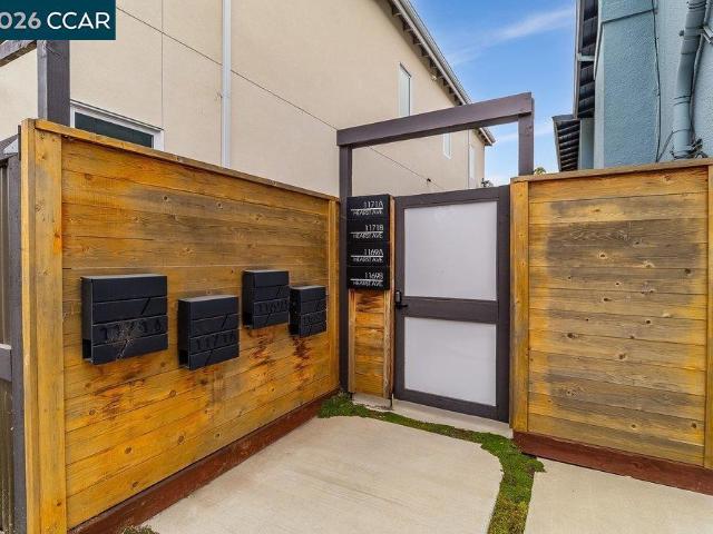 Condo for sale in Berkeley, California