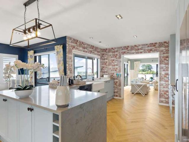 House for sale in Whangaparaoa