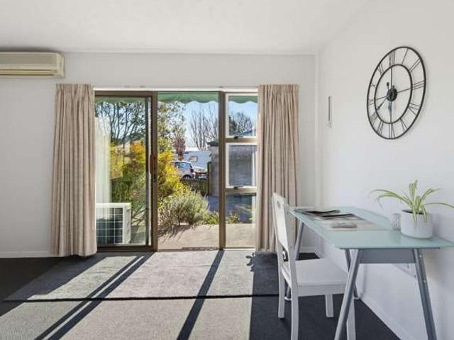 Apartment for sale in Chaslands, Canterbury