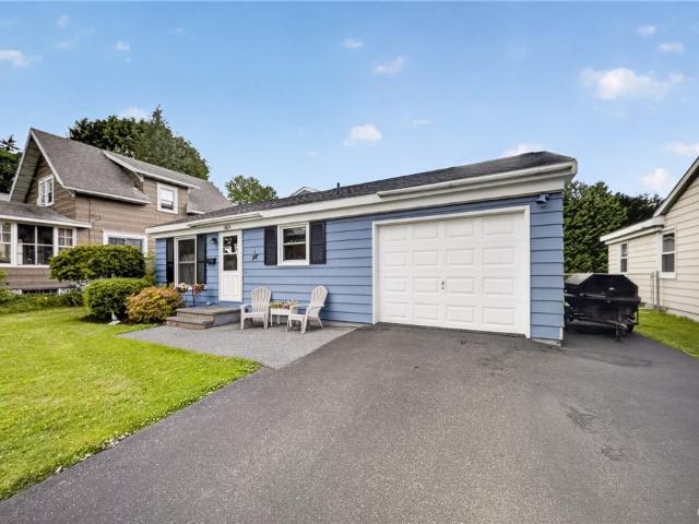 House for sale in Jamesville, New York