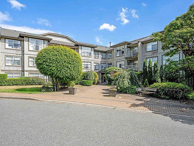 Condo for sale in Surrey, British Columbia