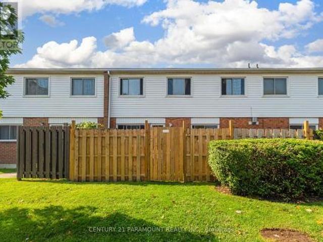 Townhouse for sale in Lakeview, Oshawa