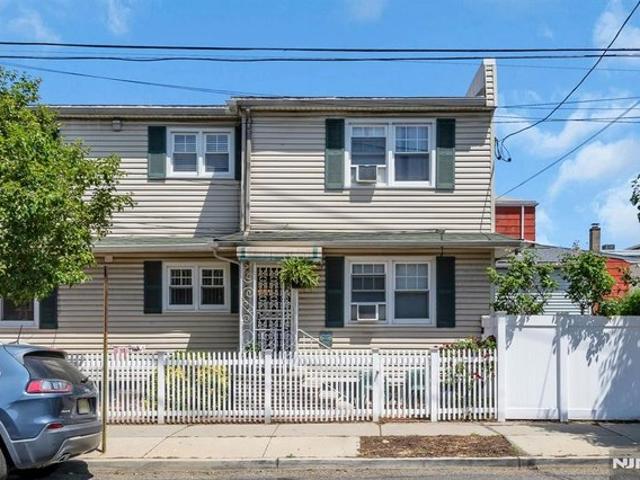 House for sale in Hudson, New Jersey