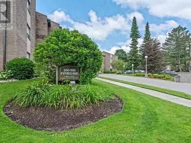 Condo for sale in Arva, Ontario