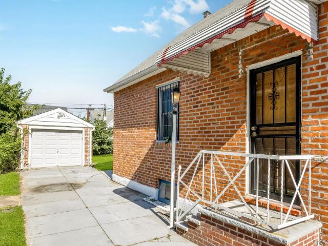 House for sale in Queens, Arverne