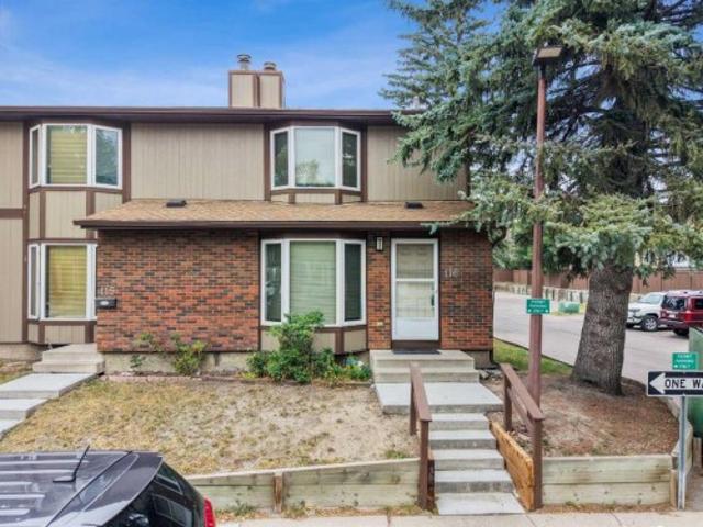 Townhouse for sale in Northwest, Alberta