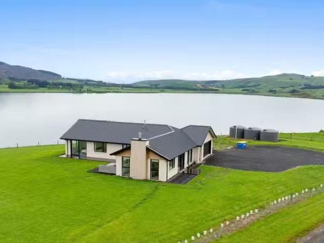 House for sale in Otakou