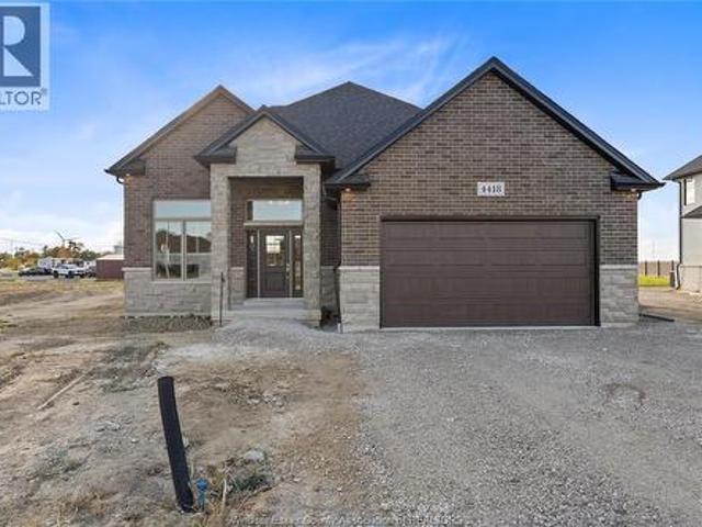 House for sale in Chatham–kent, Ontario