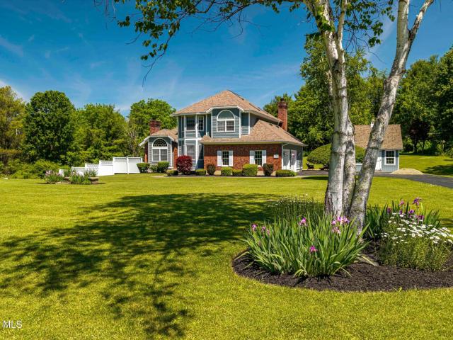 House for sale in Harrisena, Town of Queensbury